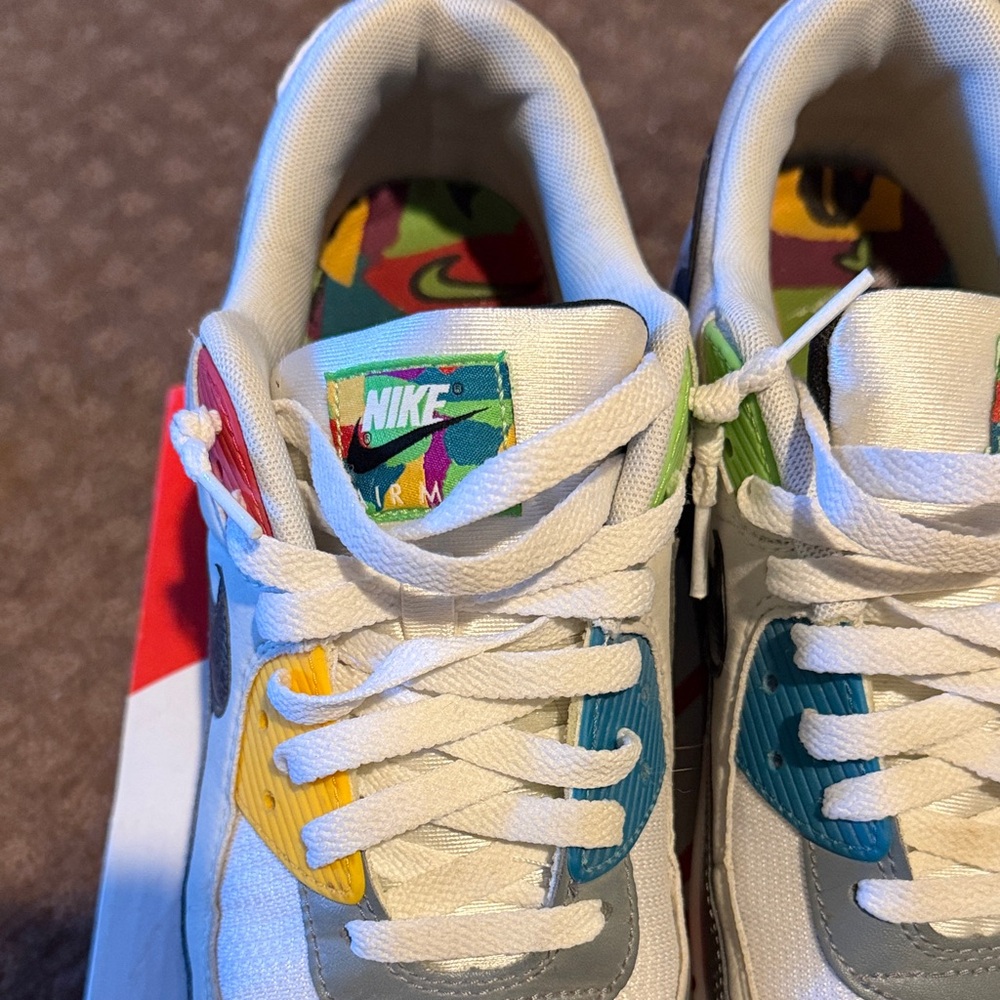 Nike Kids White and Gray Sneakers - Picture 3 of 9